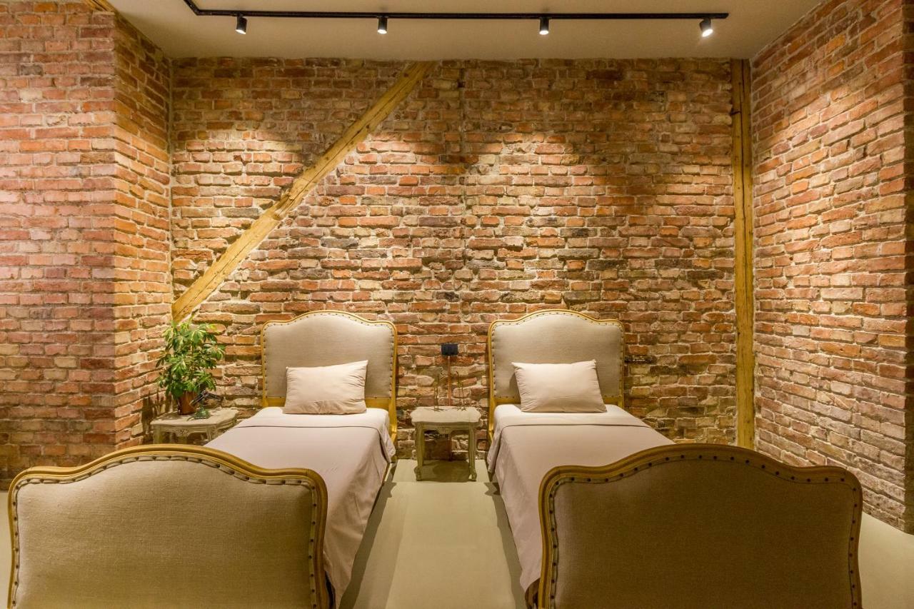White Vintage Apartment Клуж-Напока Екстериор снимка